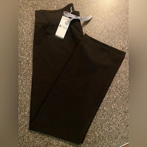 FIGS Livingston Basic Scrub Pants -small tall, black